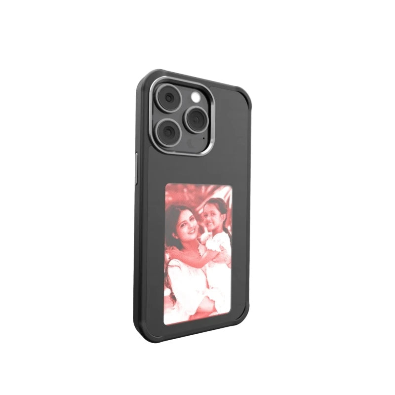 Aiutarsi's E-Ink DIY Phone Case. - Aiutarsi