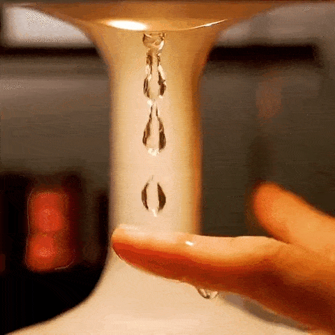 Aiutarsi's Anti Gravity Water Drop Humidifier. - Aiutarsi